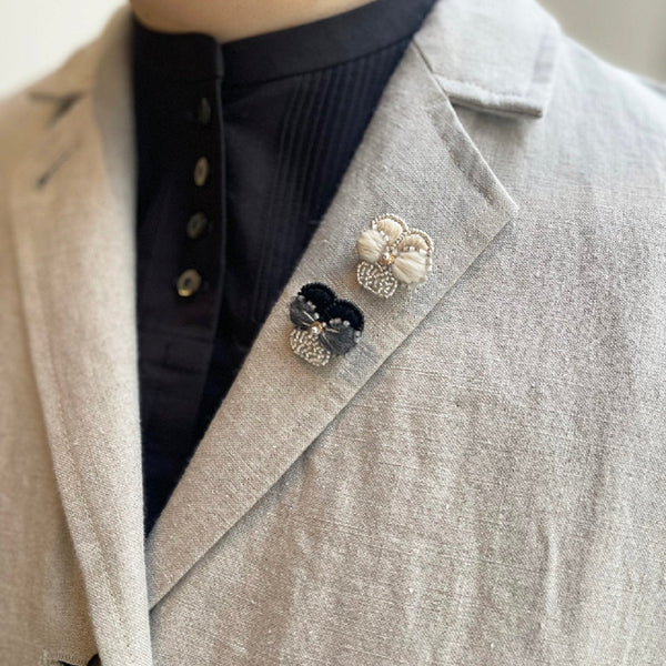 少し小ぶりでお洋服に合わせやすいサイズです