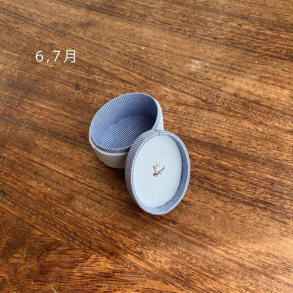 【6,7月】蓋の裏の刺繍はレッスンに含まれません。