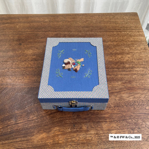 蓋の刺繍はオプションです。