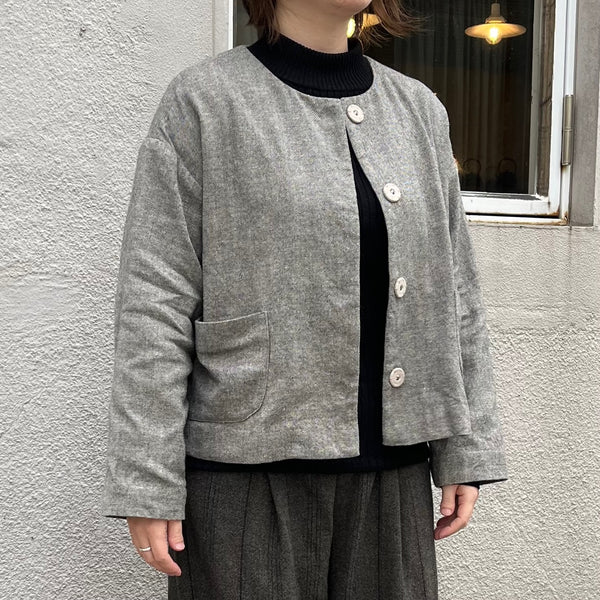 肌寒い日の羽織りにも◎