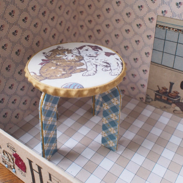 お部屋にあわせた生地で小さな椅子をつくりましょう