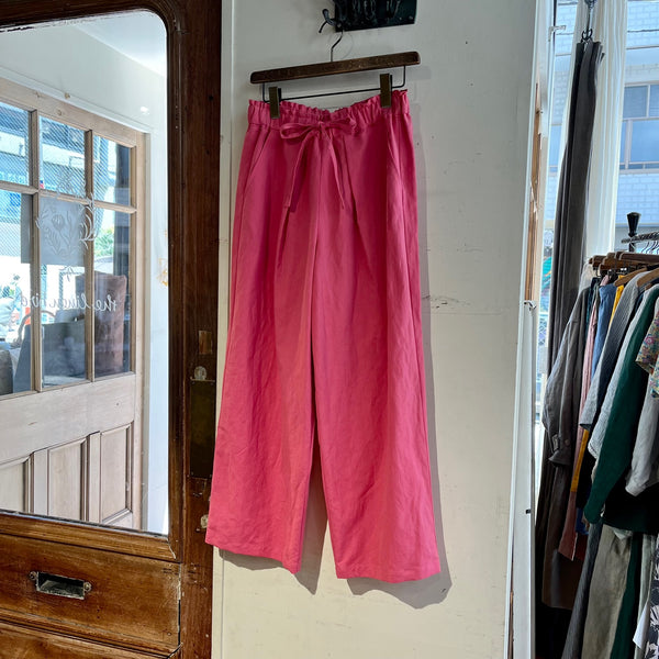 夏らしい鮮やかなピンクの生地もおすすめです。