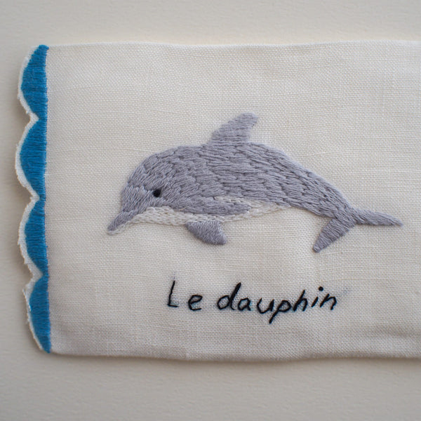 刺繍キット　イルカのティッシュケース