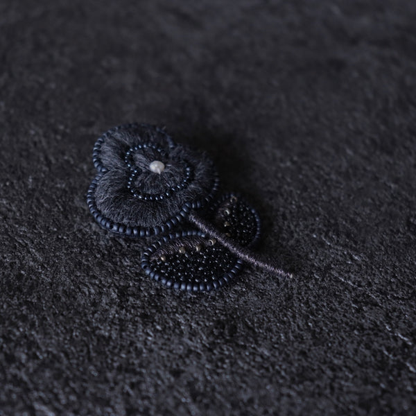 【二子玉川(東京)】小林彩乃刺繍ブローチ「rose（ローズ）」
