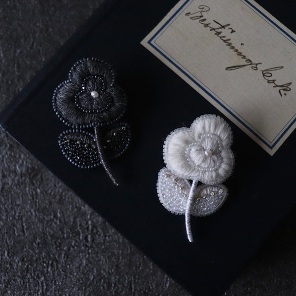 【北浜】小林彩乃刺繍ブローチ「rose（ローズ）」キャンセル待ち