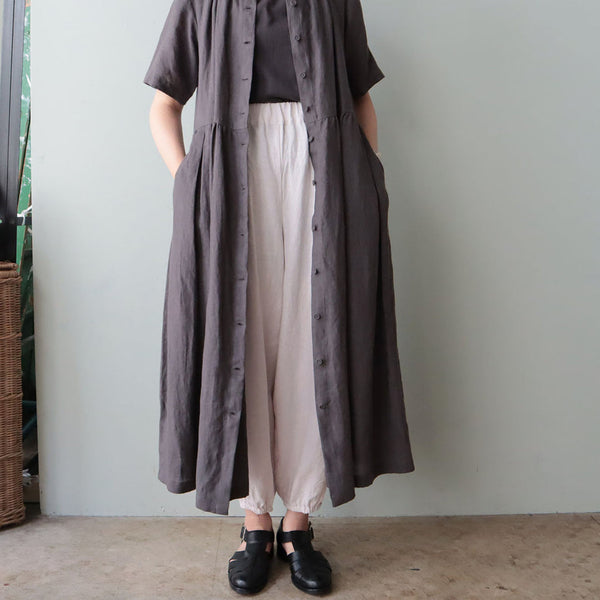 ワンピースに重ねて着ても◎