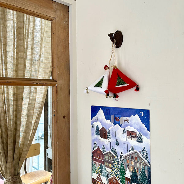 お部屋に飾ってクリスマスを待ちましょう