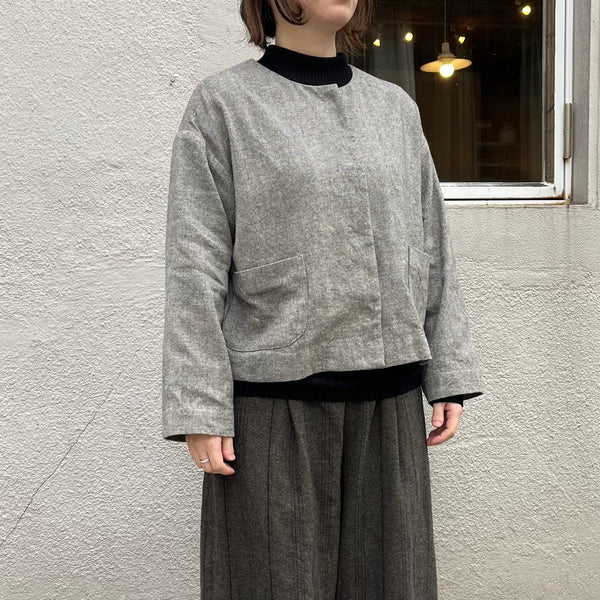 ボタンを閉めてすっきりと